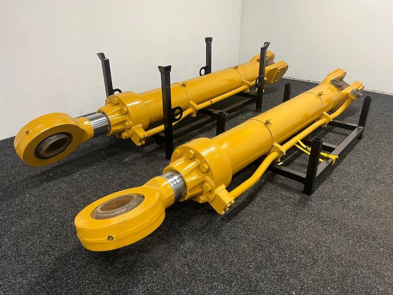 Cat  5130 B bucket cylinder 135-5044