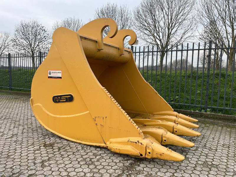 MST  CW70 Rock Bucket